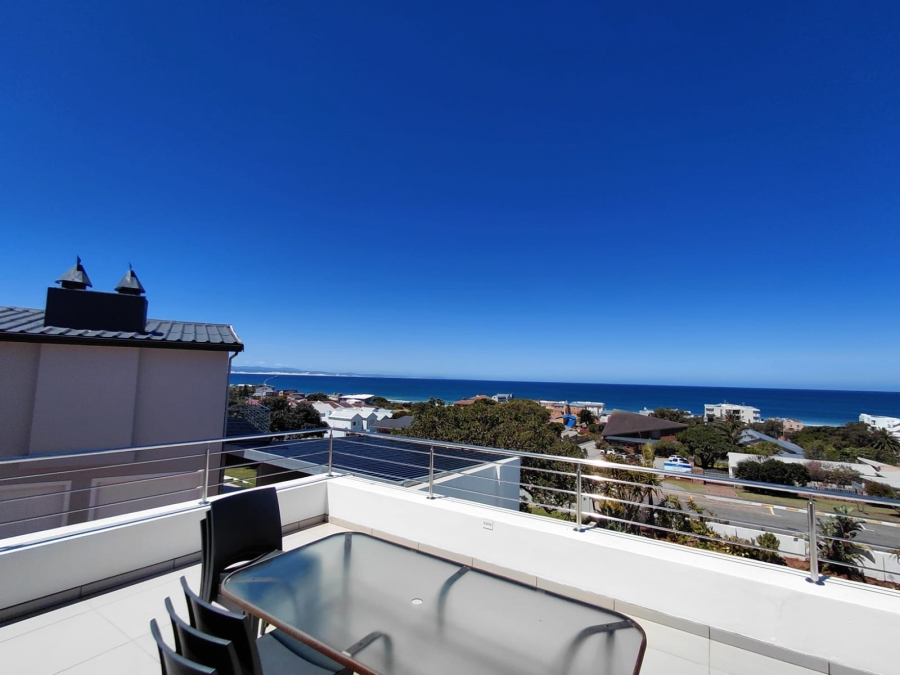 5 Bedroom Property for Sale in Jeffreys Bay Central Eastern Cape